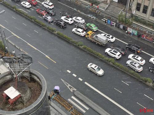 成都官宣入秋！史上最长夏天结束，有地方竟然飘雪花了？